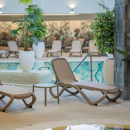 Hotel Atlantis Wellness & Conference Hajdúszoboszló Екстериор снимка