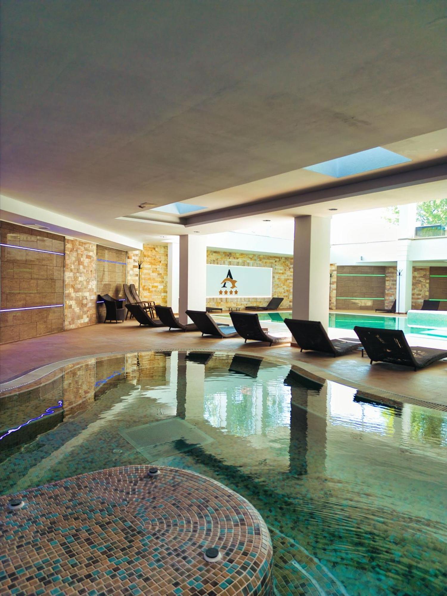 Hotel Atlantis Wellness & Conference Hajdúszoboszló Екстериор снимка