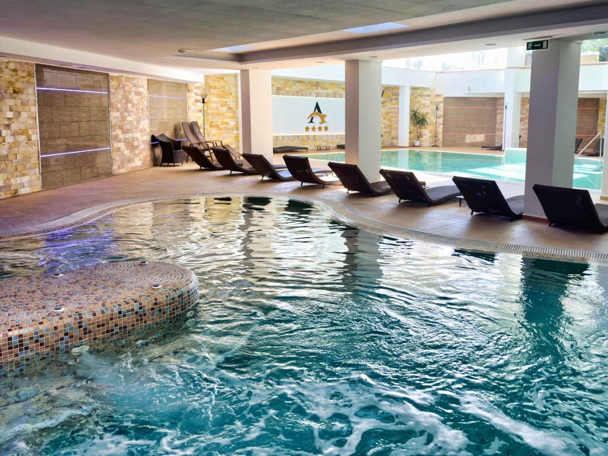 Hotel Atlantis Wellness & Conference Hajdúszoboszló Екстериор снимка