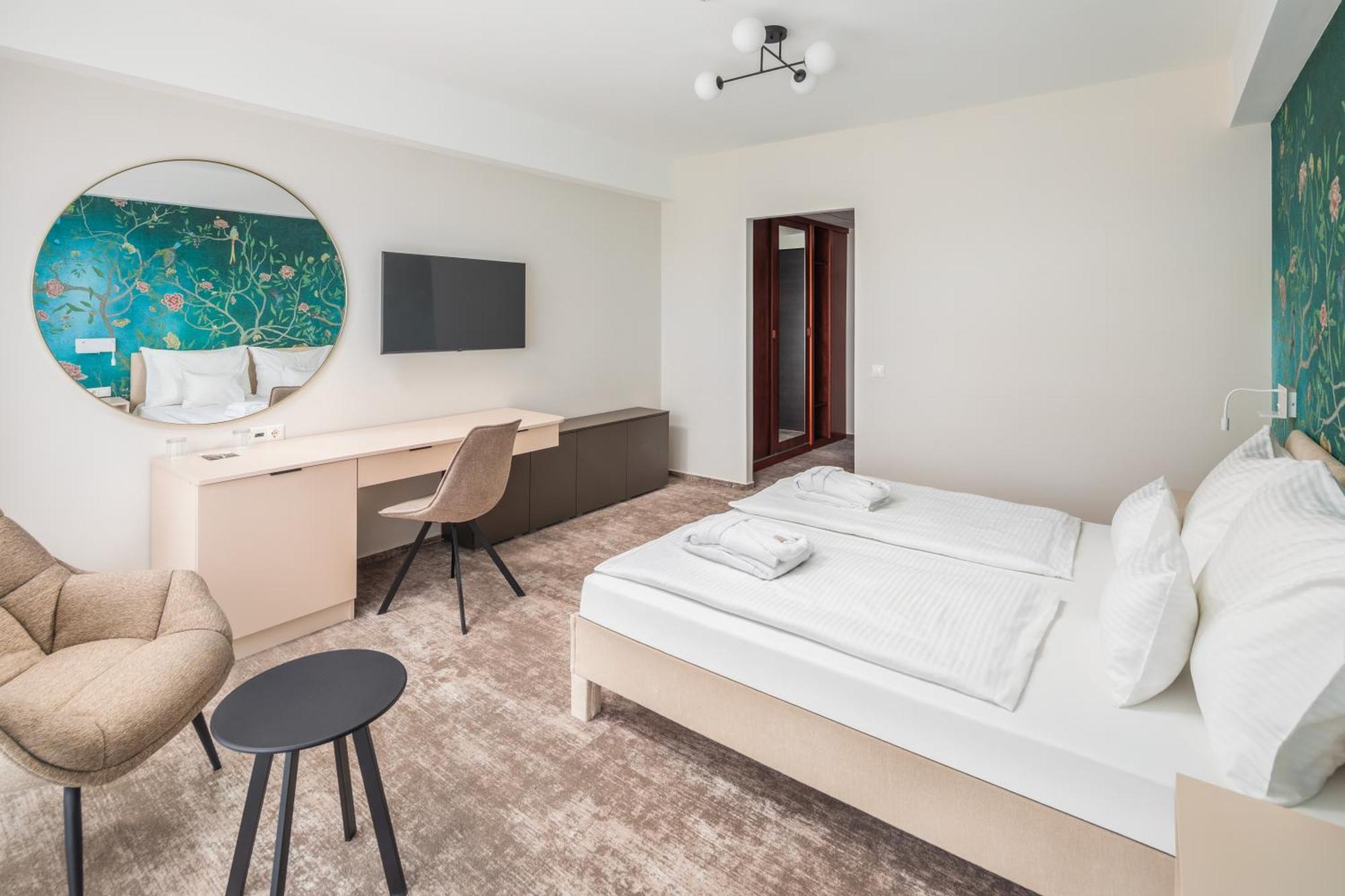 Hotel Atlantis Wellness & Conference Hajdúszoboszló Екстериор снимка