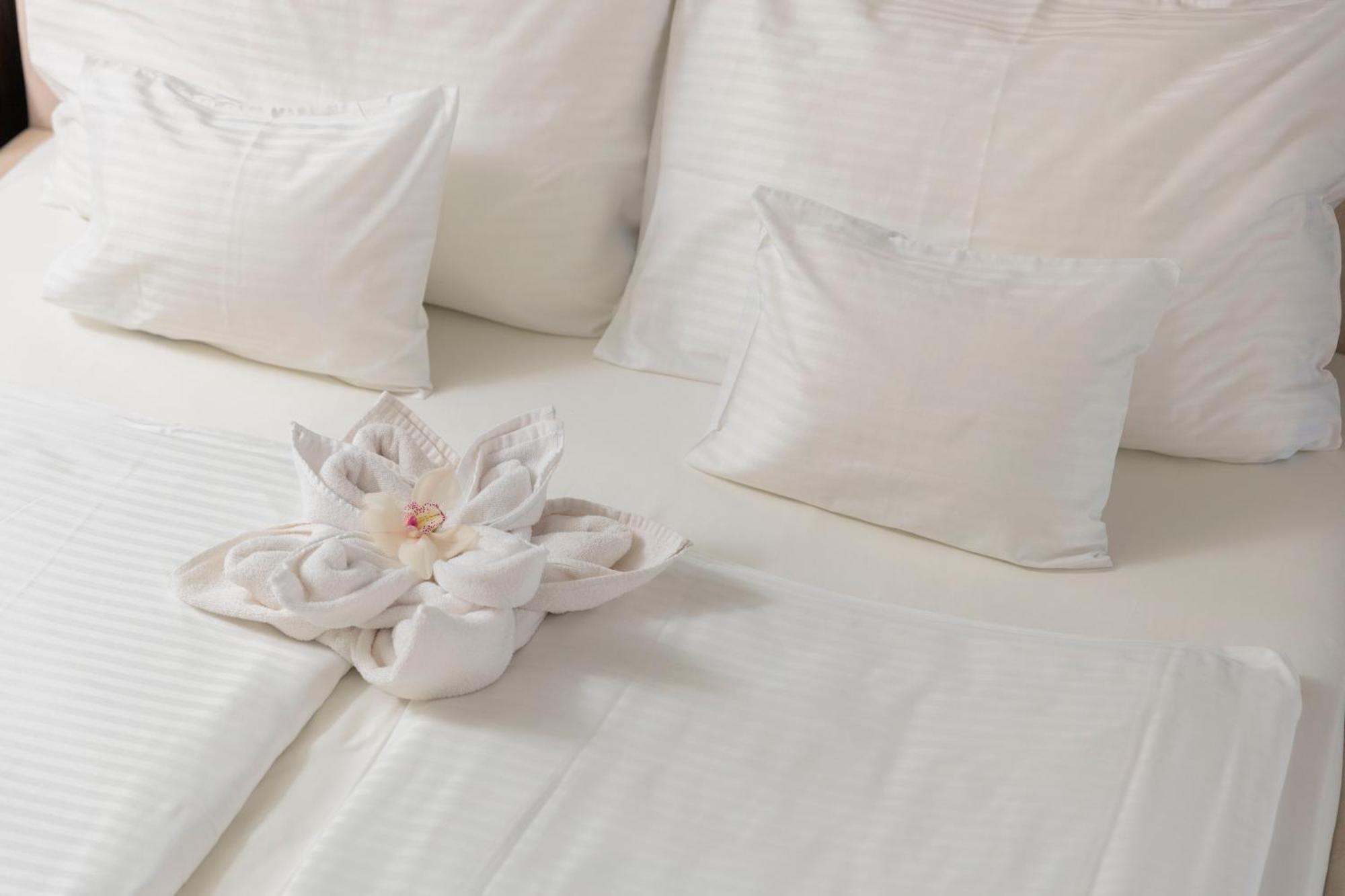 Hotel Atlantis Wellness & Conference Hajdúszoboszló Екстериор снимка