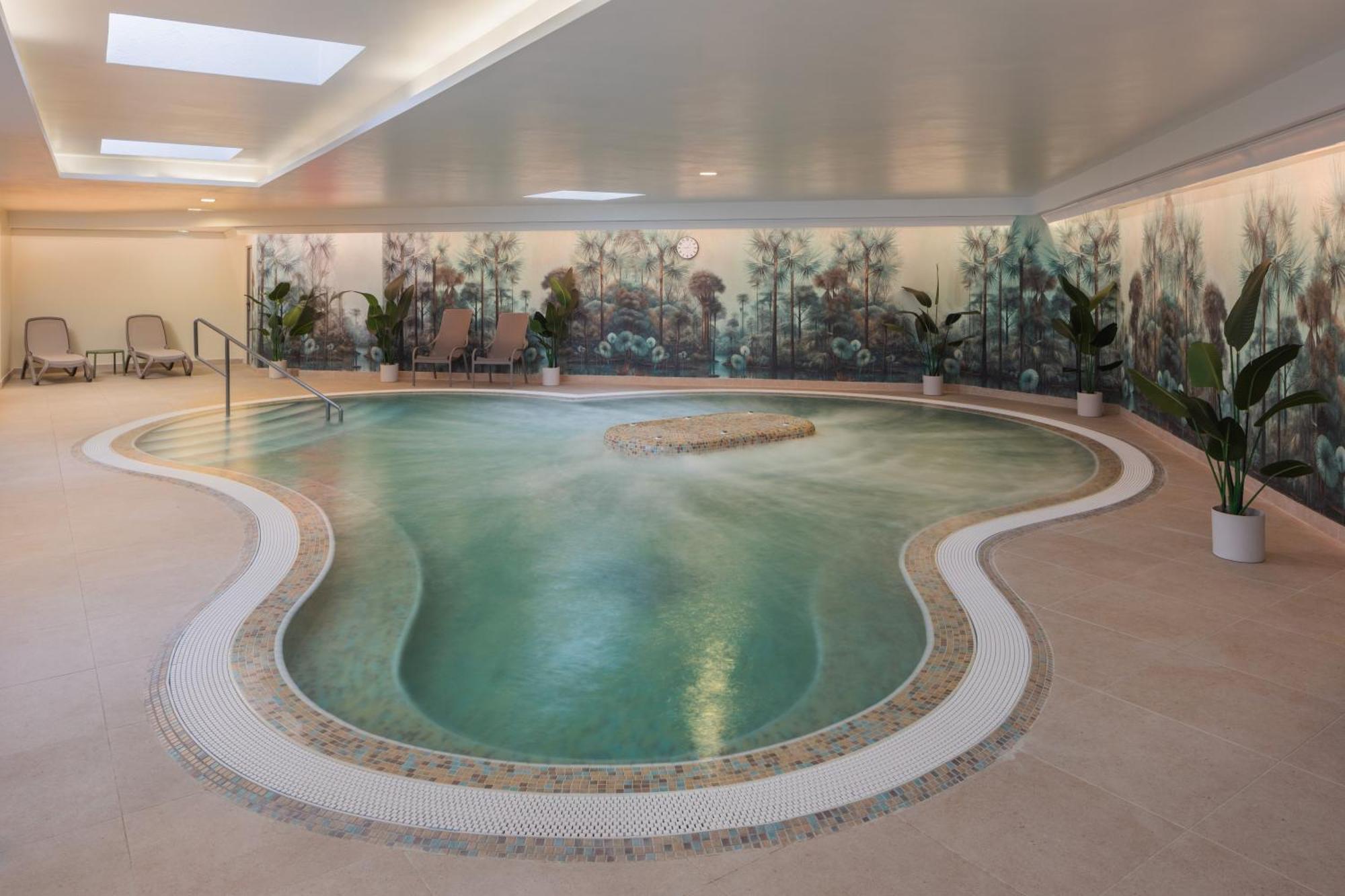 Hotel Atlantis Wellness & Conference Hajdúszoboszló Екстериор снимка